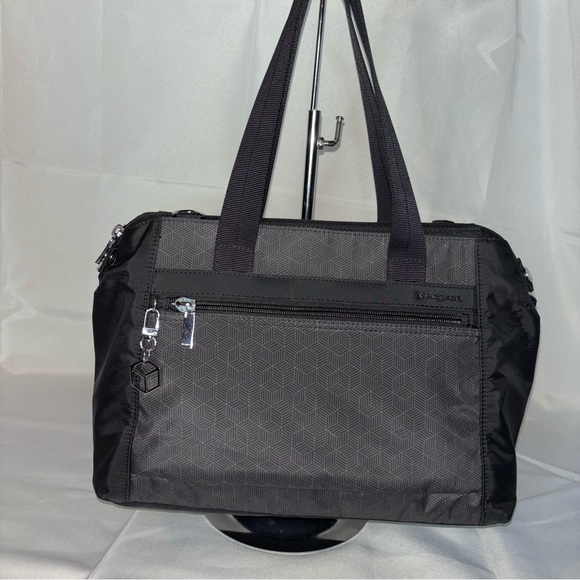 Hedgren Eva-M Shoulder Bag Black - Picture 1 of 9